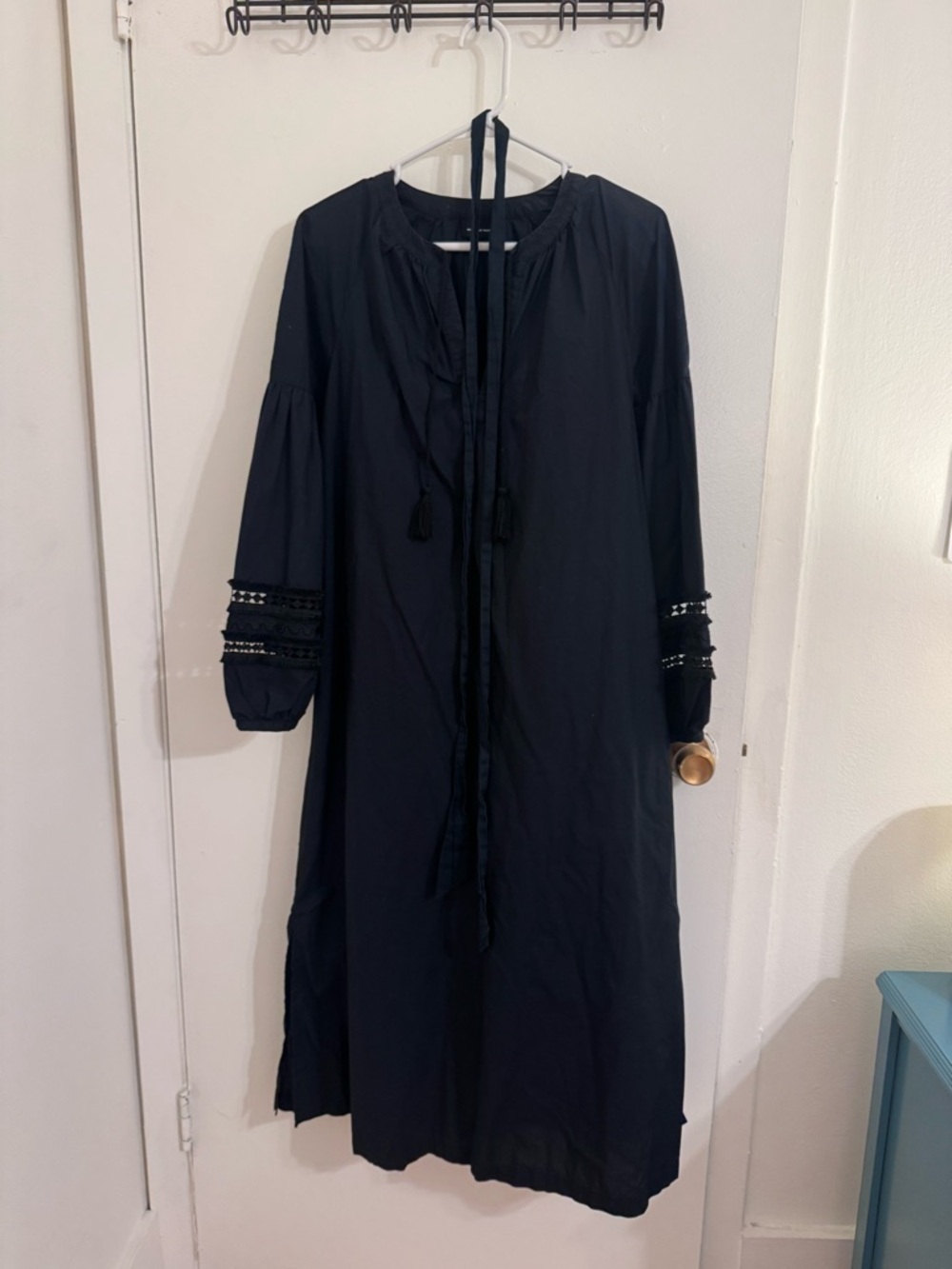 Who What Wear Black Long Sleeve Tie-Waist Midi Dress - Picture 2 of 9